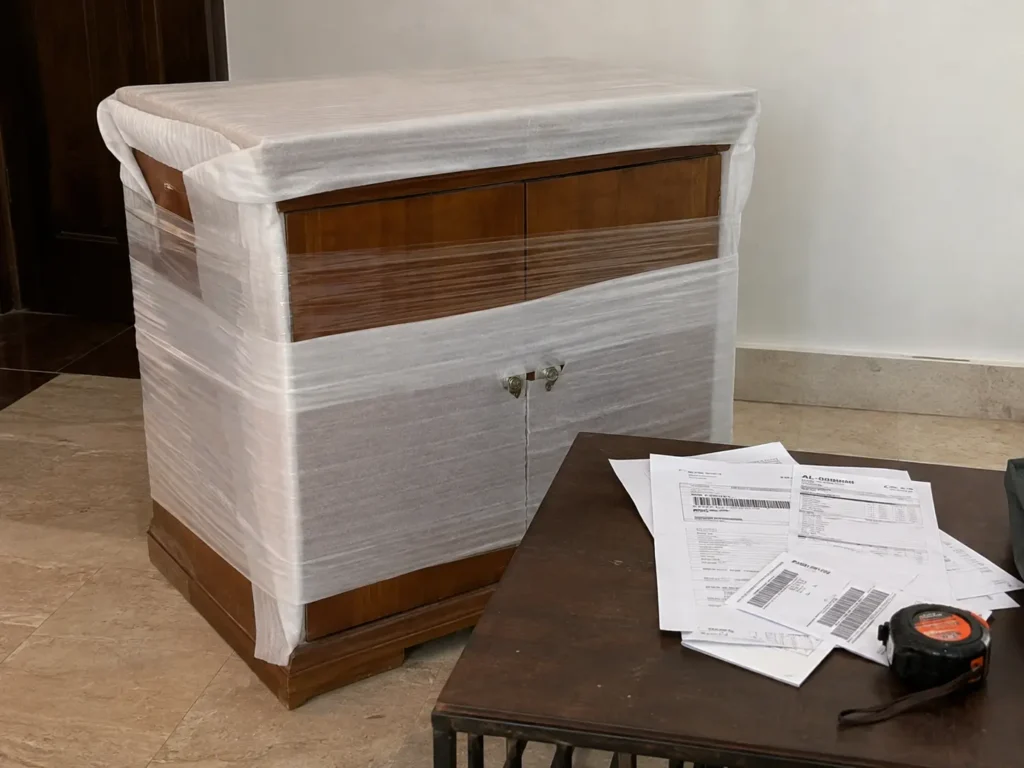 Furniture when leaving Dubai shipping preparation